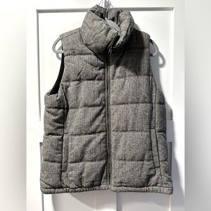 Large old navy puffy vest